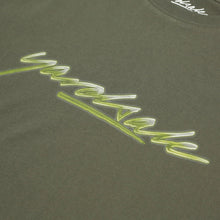 WASHED SCRIPT TEE SAND