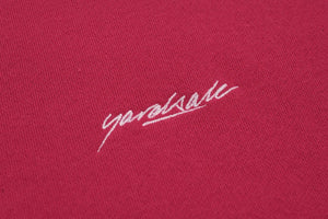 YARDSALE SCRIPT CREWNECK RED